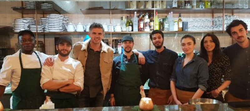 Christophe Adam Le Dépôt légal et son équipe cuisine restaurant dîner avec un chef