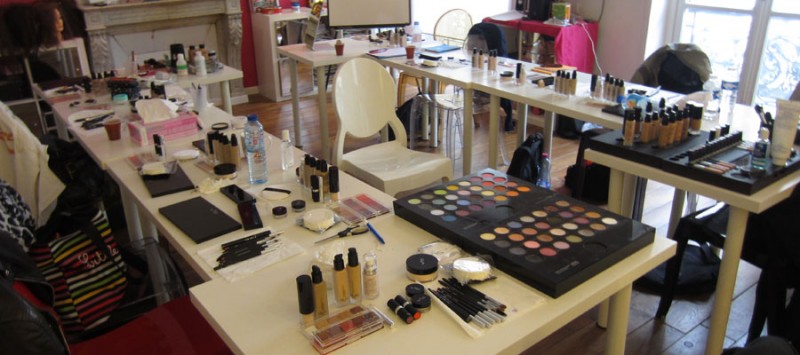 Matériel de maquillage maque up atelier