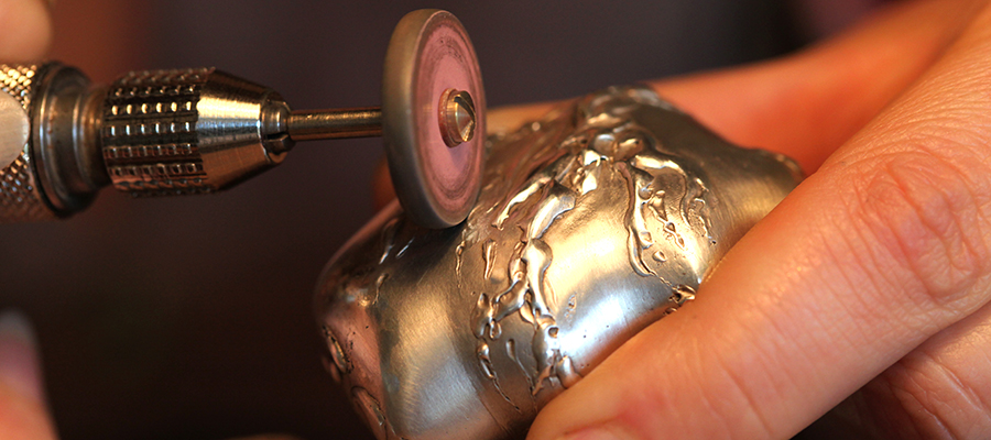 Discover the secrets of a unique goldsmith’s workshop in Paris