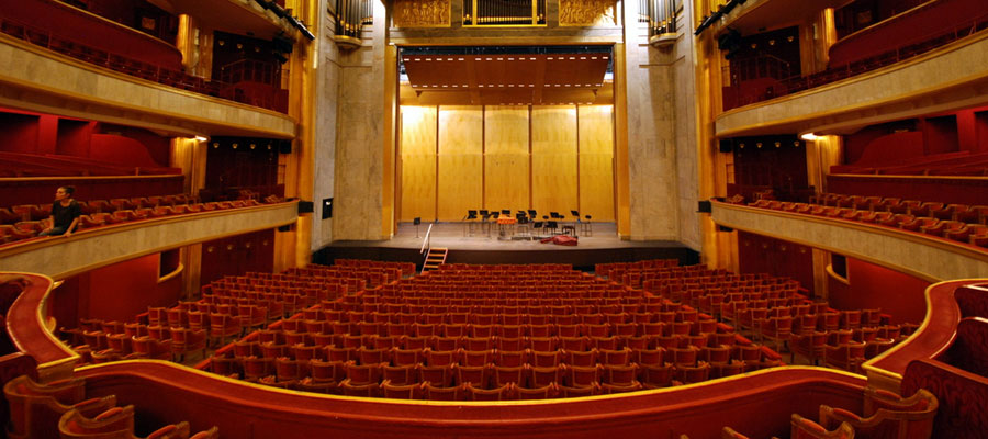 Salle du theatre des champs elysées