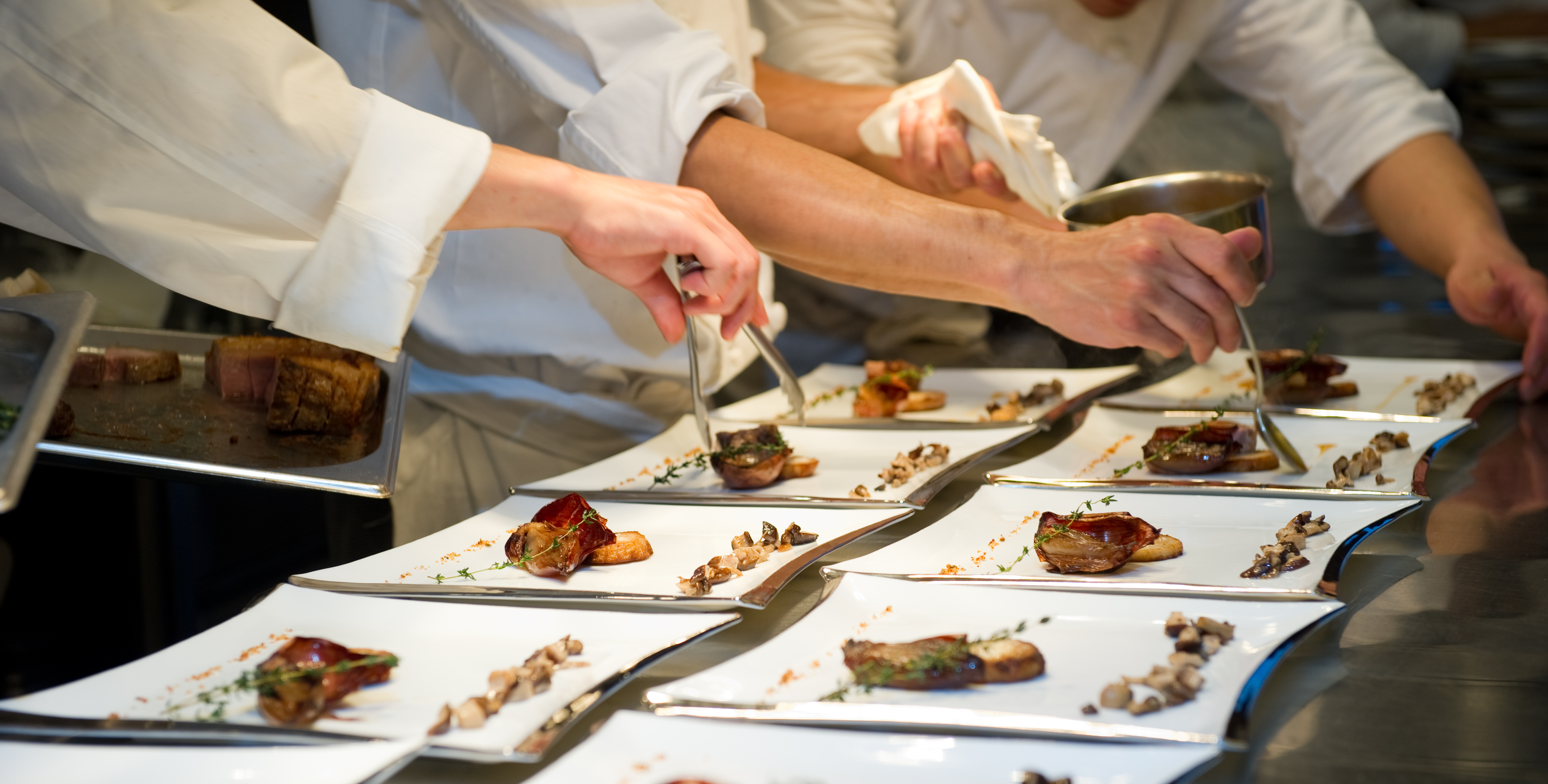 Cours de cuisine et pâtisserie Paris avec les chefs étoilés venus de